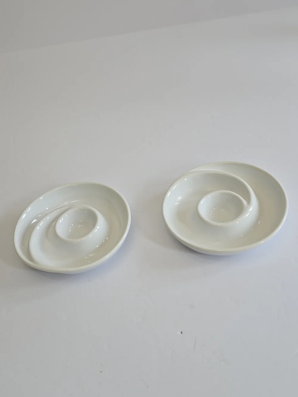 Vintage Pottery Barn Set Of 2 Swirl Appetizer Dipping Plates White Stackable